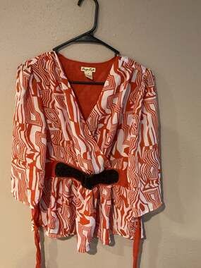 Vintage Design Loft Red and White Geometric Abstract Print Surplice Blouse